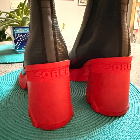 Sorel Black and Red Women's Boots - Picture 6 of 8